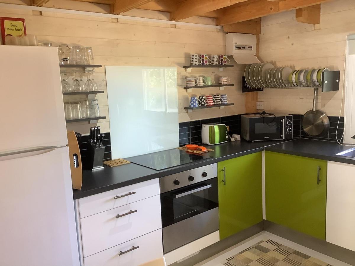The Cabin, Кипарисия Екстериор снимка