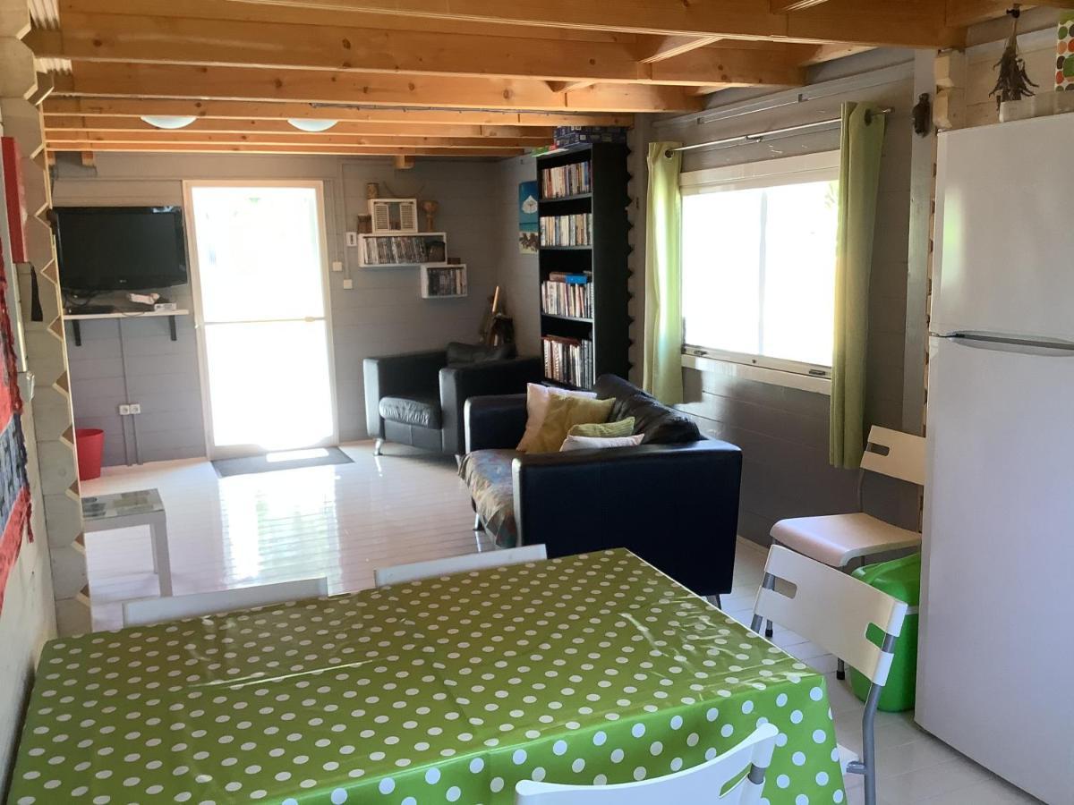 The Cabin, Кипарисия Екстериор снимка
