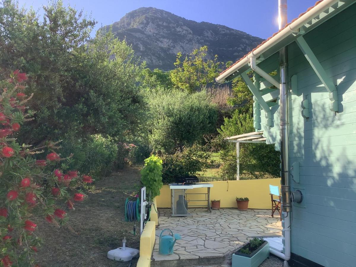 The Cabin, Кипарисия Екстериор снимка
